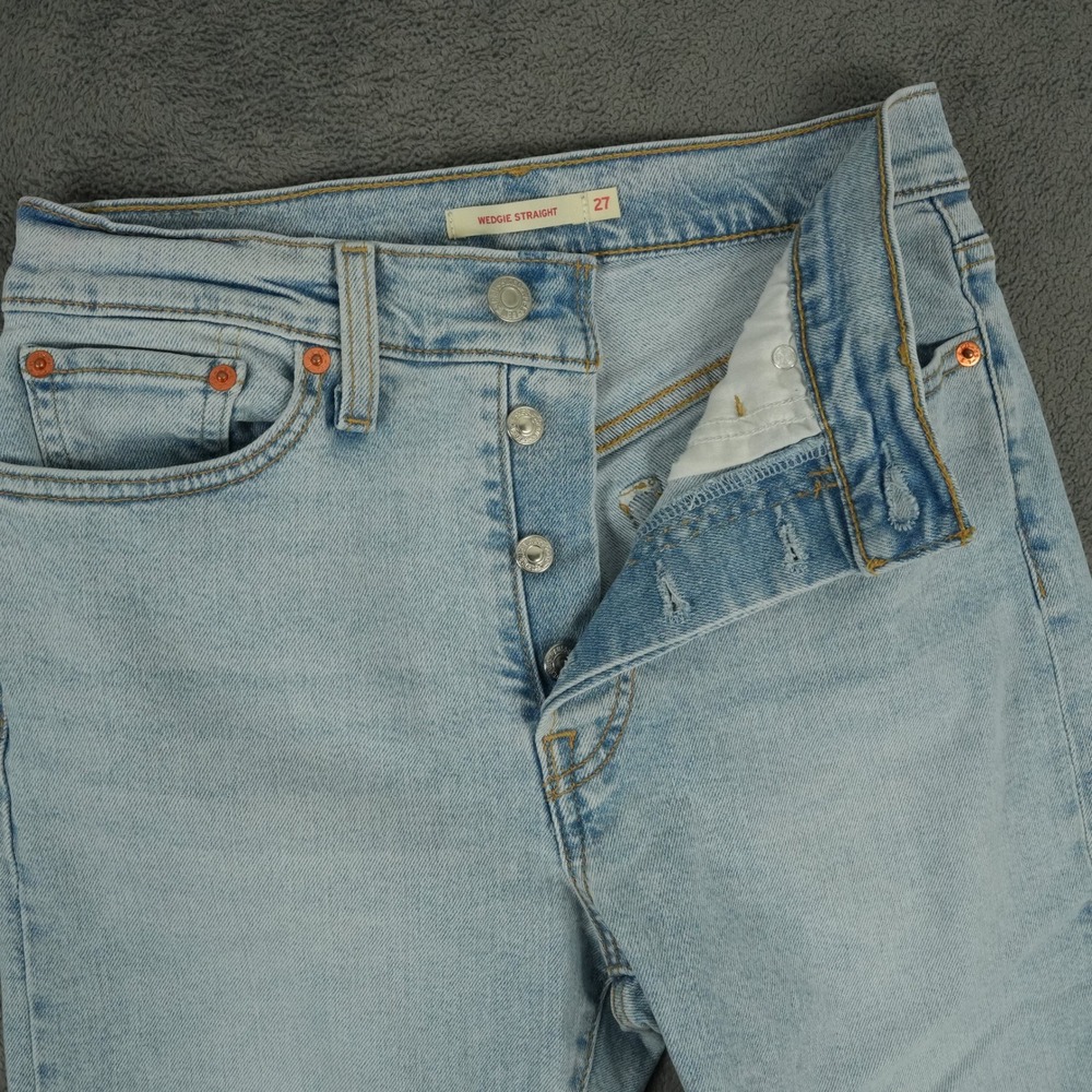 Levi's Wedgie Straight Jeans Womens 27 Light Wash Blue Button Fly High Rise